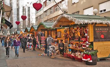 Advent in Zagreb - Adventures Croatia - Winter Nights and Sparkly Lights